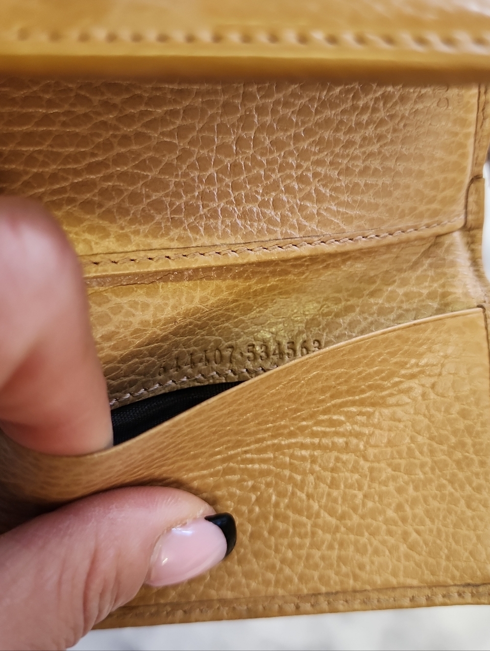 Authentic Tan Pebbled Leather Gucci Marmont Compact Trifold Wallet - Picture 7 of 9
